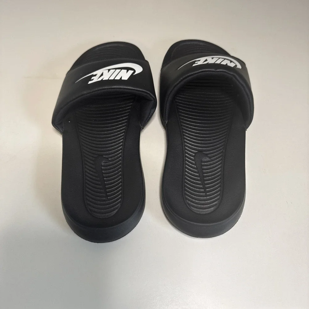 Nike Victori One Mens Slides Black White CN9675-002 Size 7 Athletic Sandals